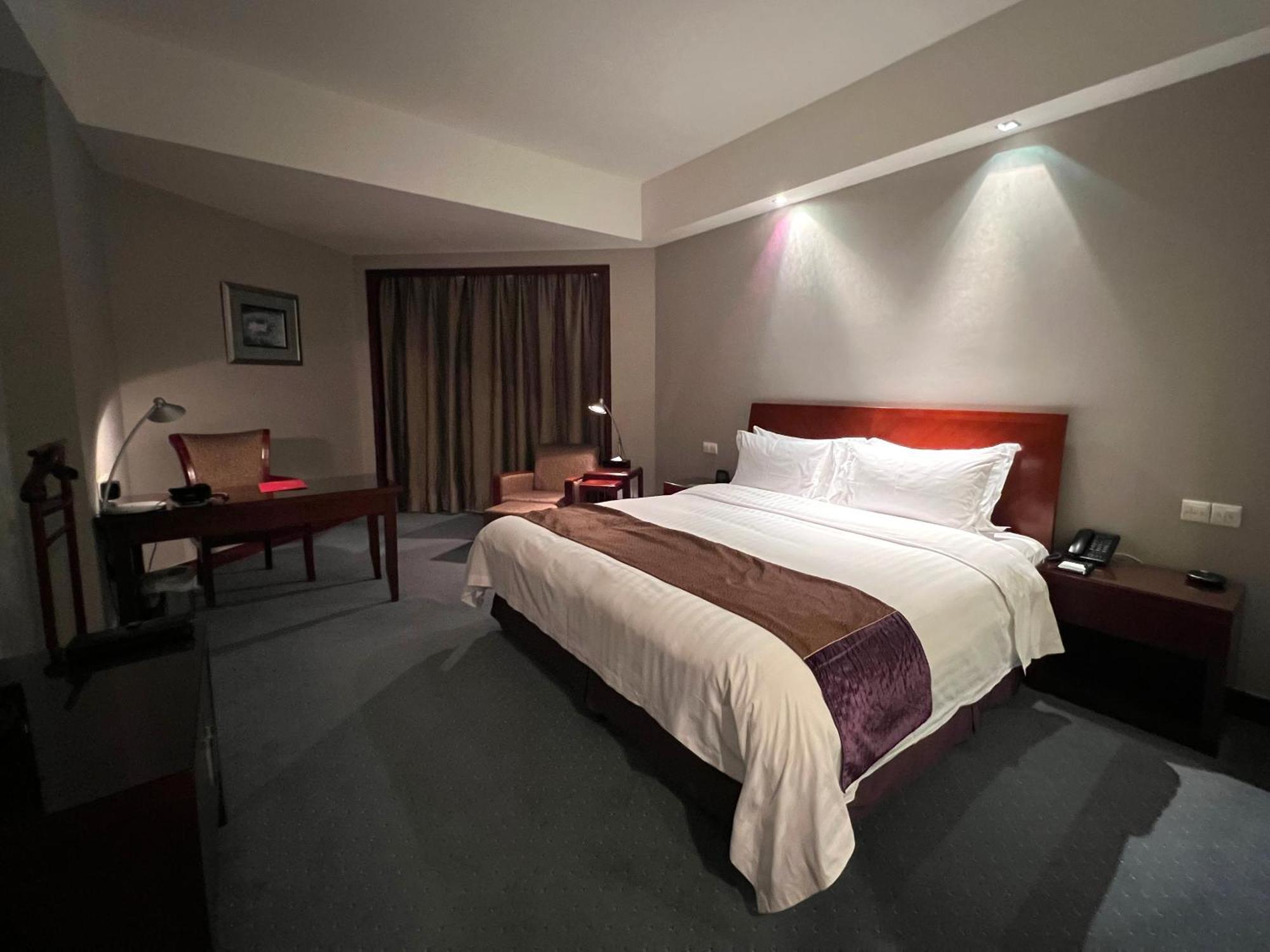 Baolong Hotel Шанхай Экстерьер фото